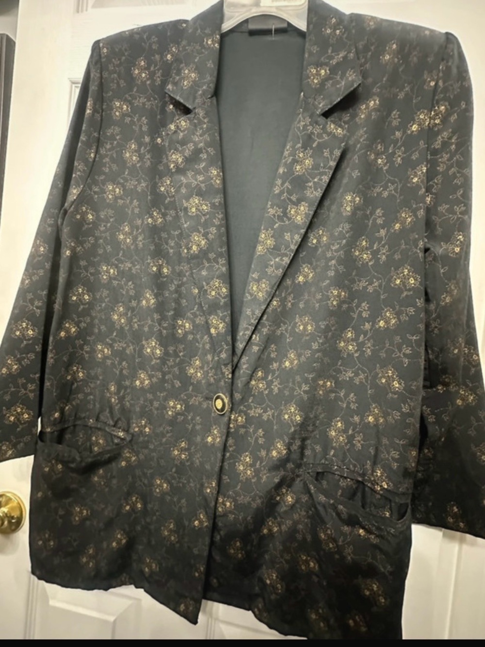 “Trimmings” Brand Y2K Black Vtg Blazer Gold Floral Jacquard Lightweight & Lined